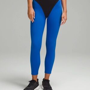 Wunder Train Aerobic
HR Tight 25" *Twill